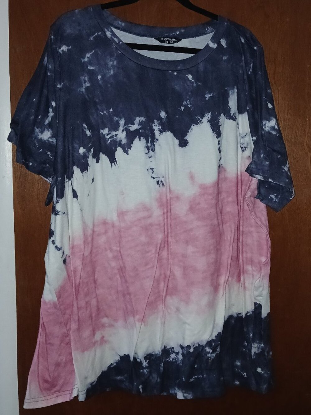 Bloomchic tie-dyed t shirt With Navy, White, Pink Size 26